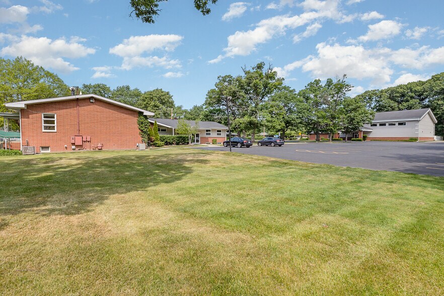 More Photos Of 939 S Wisconsin St, Hobart Religious Facility For Sale