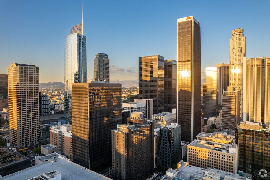 More Photos Of 700 S Flower St, Los Angeles Office For Lease