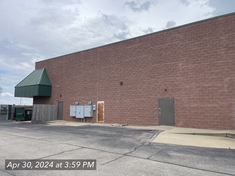 More Photos Of 1055 Linden Dr, Marion Freestanding For Lease