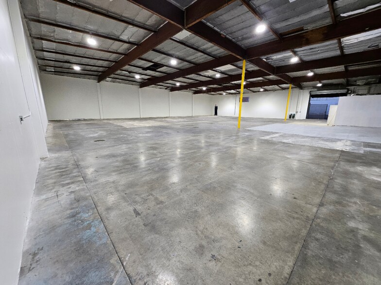 More Photos Of 1753 E 21st St, Los Angeles Warehouse For Lease