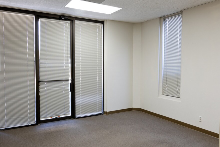 More Photos Of 1310-1314 Ross St, Petaluma Warehouse For Lease