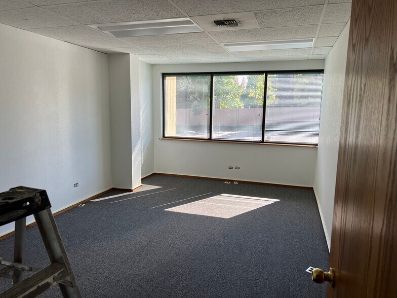 More Photos Of 8420 S Continental Divide Rd, Littleton Light Manufacturing For Lease