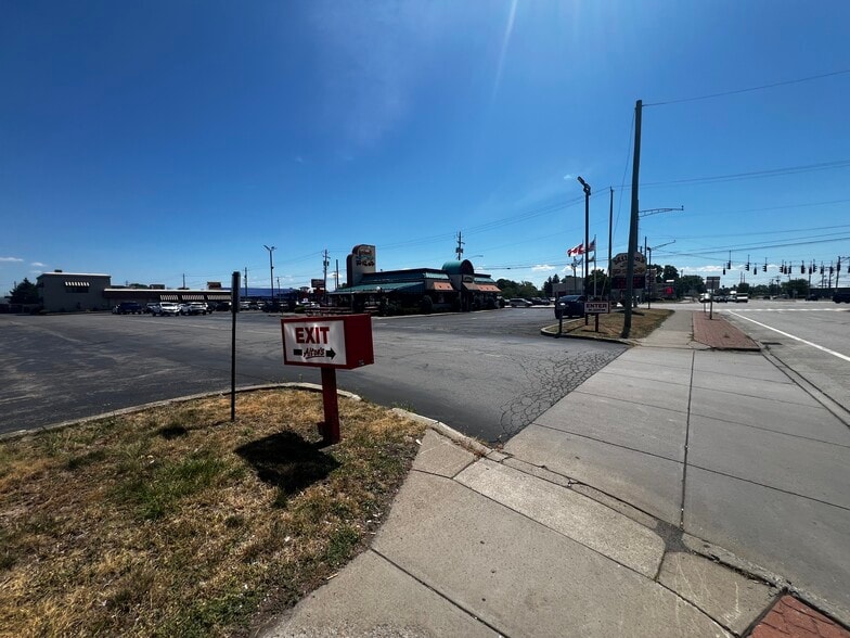 More Photos Of 3425 Union Rd, Buffalo Freestanding For Lease