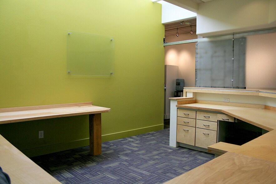 More Photos Of 409 E Coeur D' Alene Ave, Coeur d'Alene Office For Sale