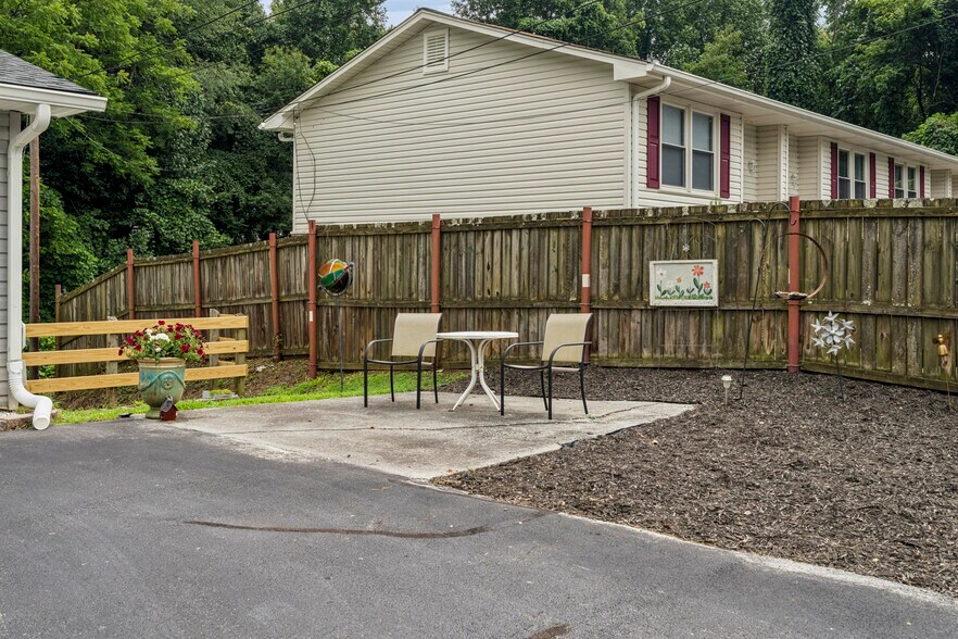 More Photos Of 210 Longview Ave, Jonesborough Apartments For Sale