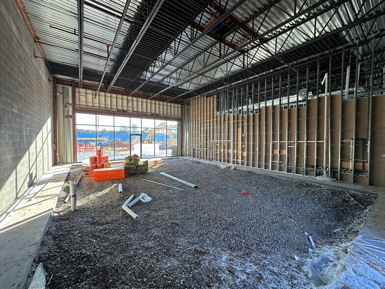 More Photos Of 811 S Marietta Pky SE, Marietta Service Station For Lease