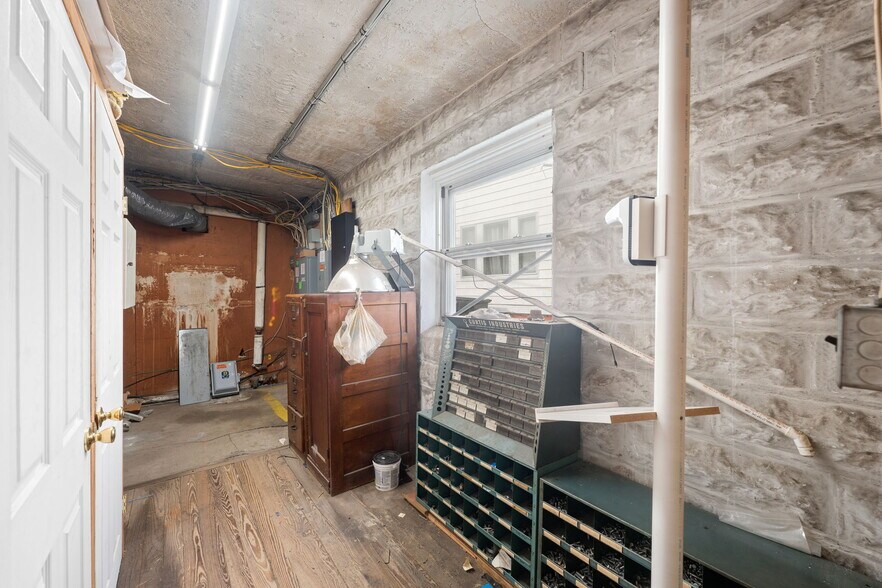 More Photos Of 1072 Main St, West Warwick Office For Sale