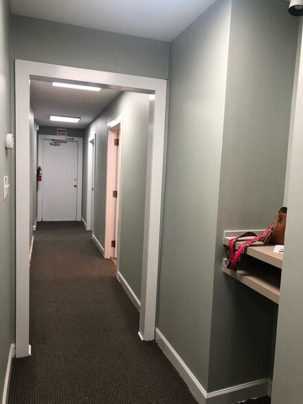 More Photos Of 1762 Metromedical Dr, Fayetteville Medical For Sale