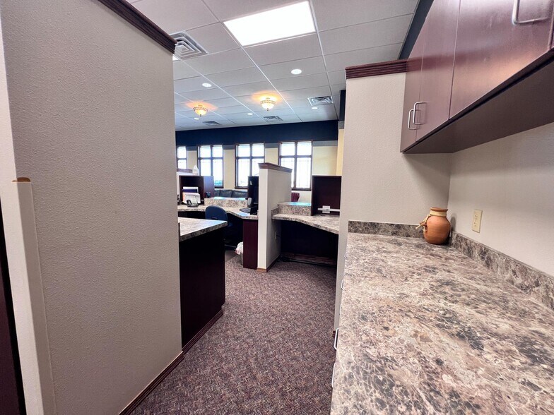 More Photos Of 202 Diamond Springs Trl, Ogallala Medical For Sale