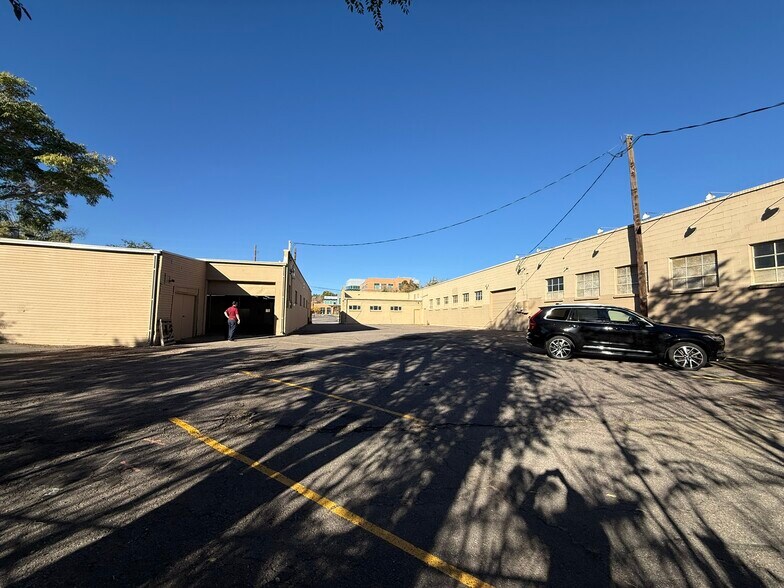 More Photos Of 2030 N Clay St, Denver Flex For Lease