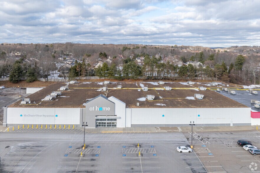 More Photos Of 571 Boston Tpke, Shrewsbury Storefront For Lease