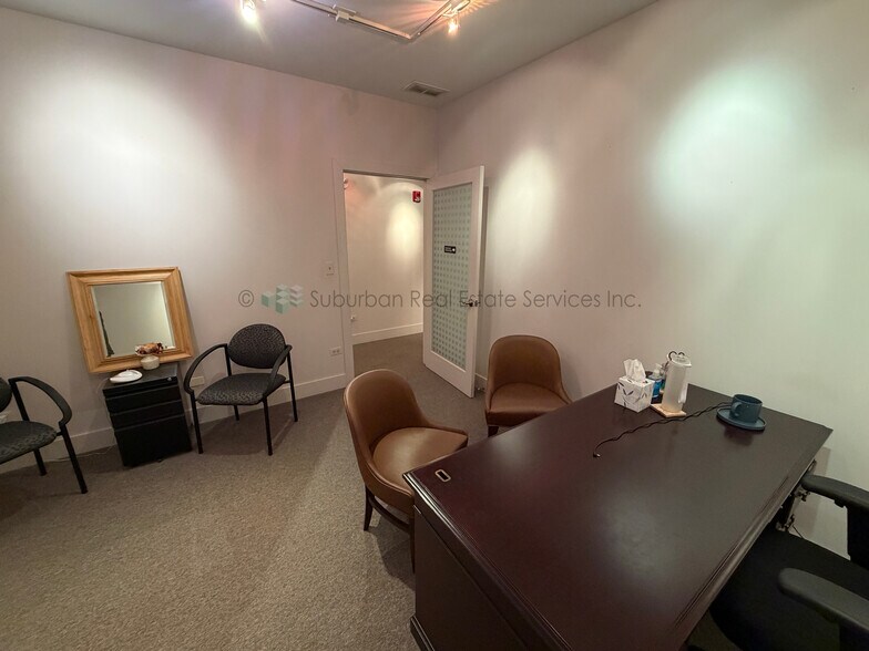 More Photos Of 2600 Beverly Dr, Aurora Light Distribution For Sale