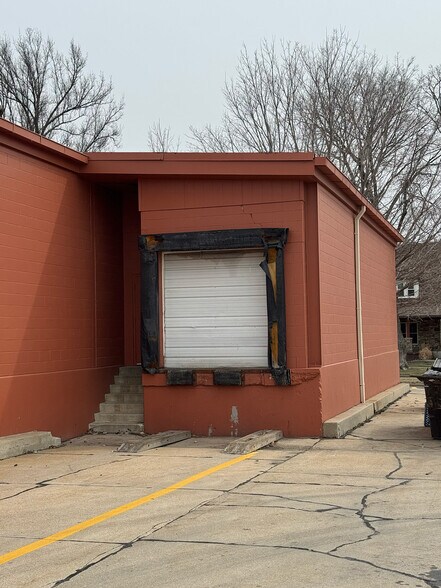 More Photos Of 1900 Harlan St, Falls City Supermarket For Sale