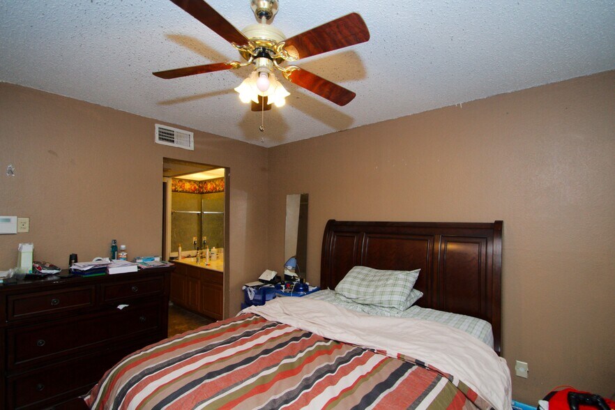 More Photos Of 2121 Park Willow Ln. Unit C, Arlington Multifamily For Sale
