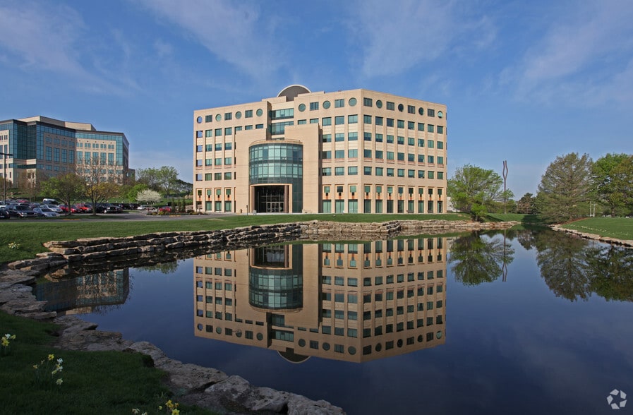 More Photos Of 7007 College Blvd, Overland Park Unknown For Lease