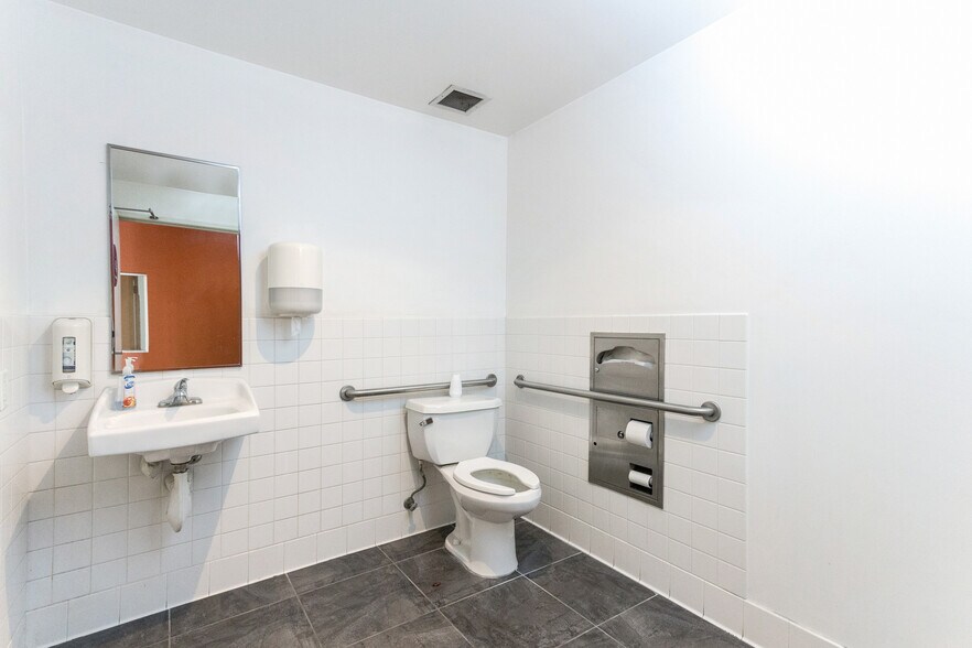 More Photos Of 2991-2995 E White Star Ave, Anaheim Warehouse For Sale