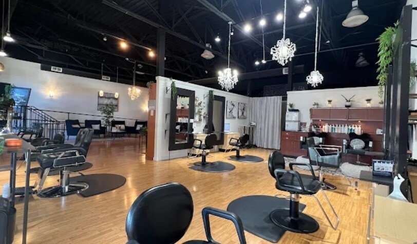 More Photos Of 7 Lafayette Rd, North Hampton Freestanding For Lease