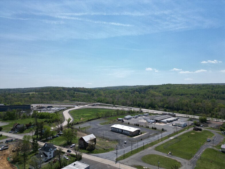 More Photos Of 622 Old Reading Pike, Stowe Truck Terminal For Lease