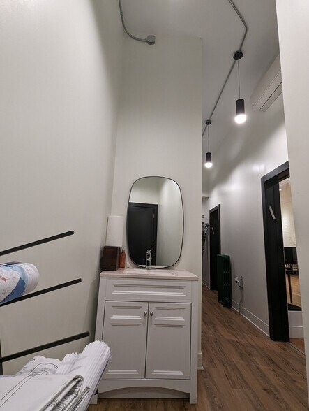 More Photos Of 186 Ocean Ave, Jersey City Storefront Retail Residential For Lease