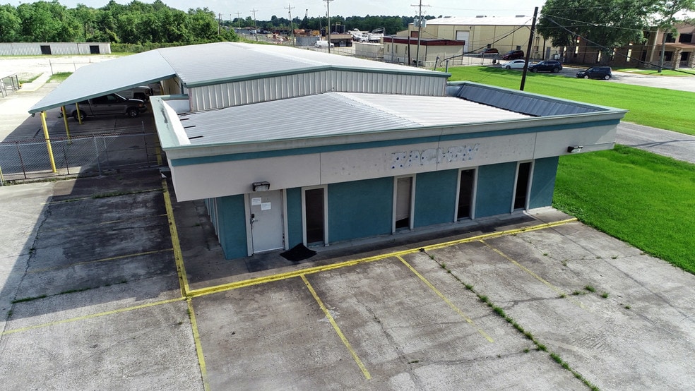 More Photos Of 12841 Highway 90, Beaumont Warehouse For Lease