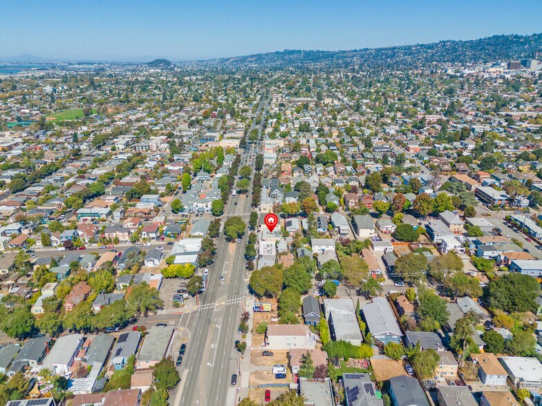 More Photos Of 3109 Sacramento St, Berkeley Storefront Retail Residential For Sale