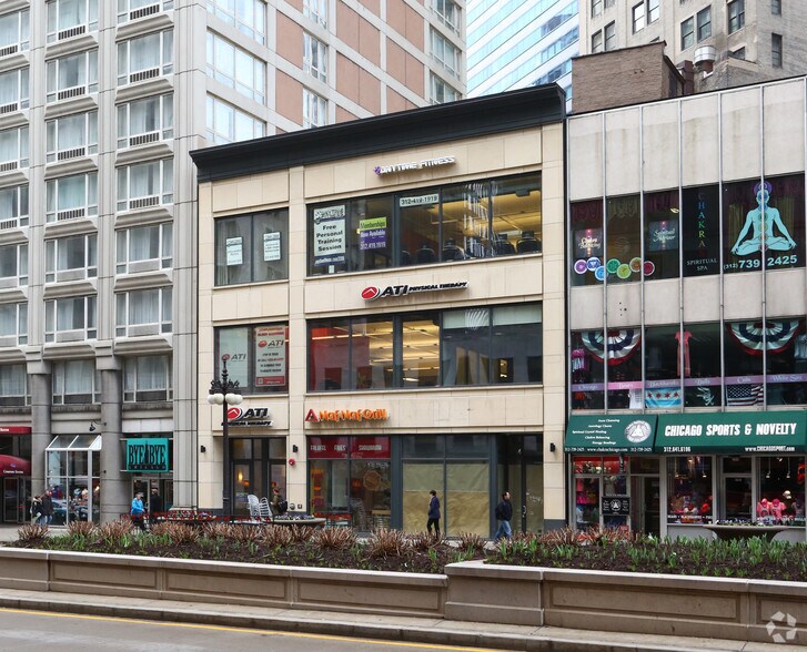 More Photos Of 324 N Michigan Ave, Chicago Storefront Retail Office For Lease