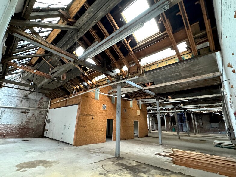 More Photos Of 1930 E Huntingdon St, Philadelphia Warehouse For Lease
