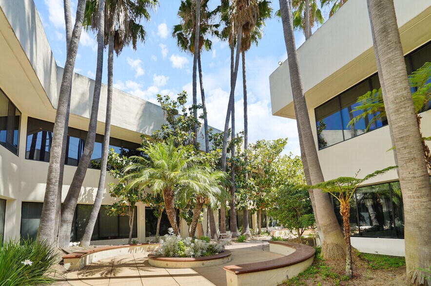 More Photos Of 30423 Canwood St, Agoura Hills Office For Sale