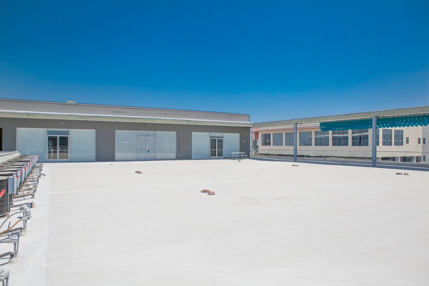 More Photos Of 777 E 10th St, Los Angeles General Retail For Lease