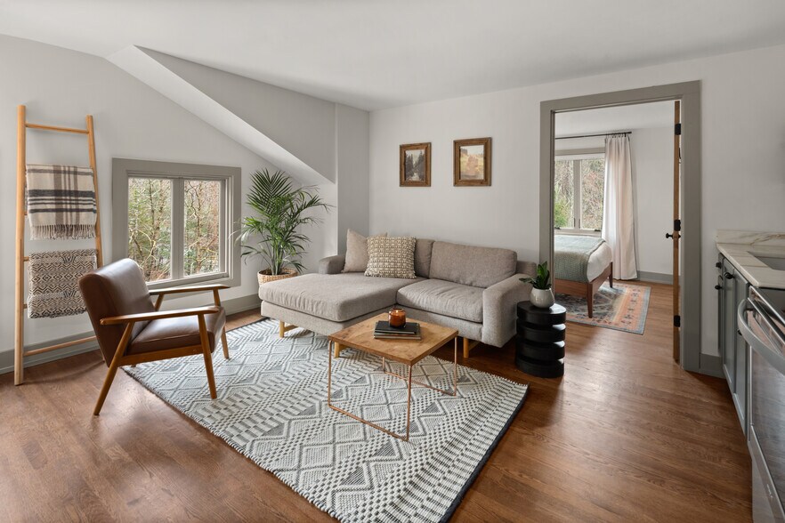 More Photos Of 56 Turner Mill Ln, Stowe Specialty For Sale