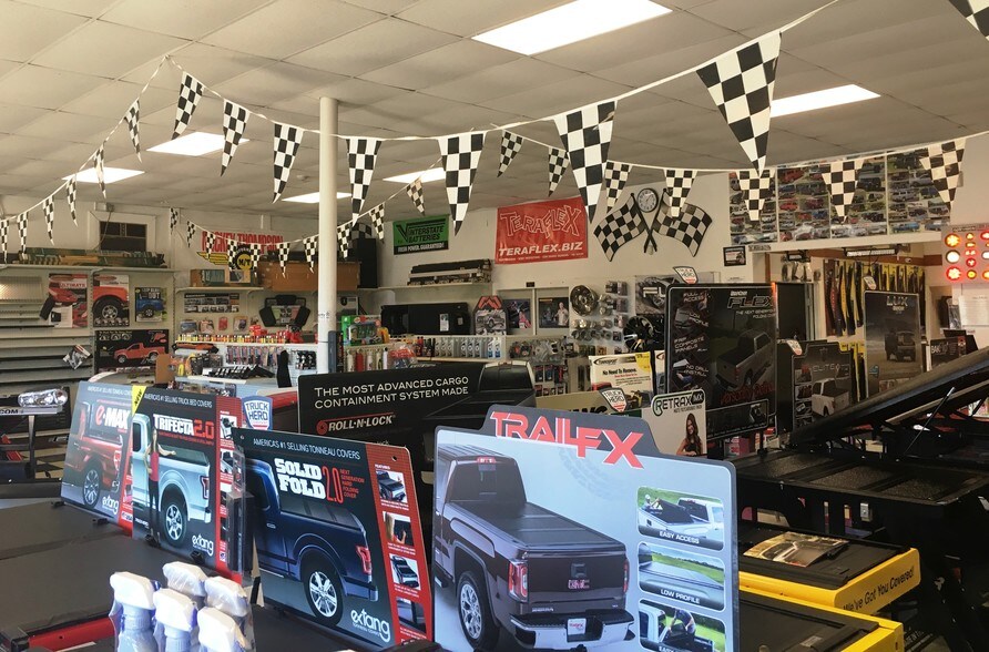 More Photos Of 40 White's Path, South Yarmouth Showroom For Lease