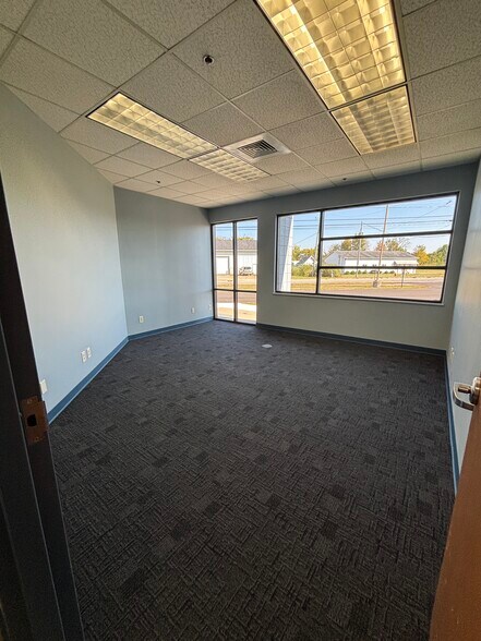 More Photos Of 186 Commerce Dr, LaGrange Industrial For Sale