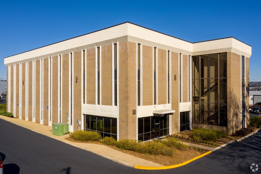 Primary Photo Of 3100 Lorna Rd, Vestavia Hills Office For Lease