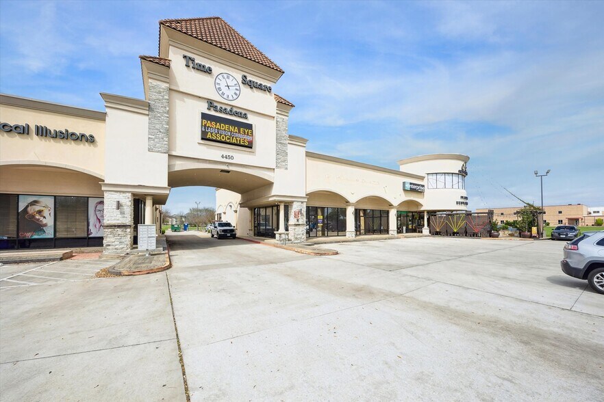 More Photos Of 4450 E Sam Houston Pky S, Pasadena General Retail For Lease