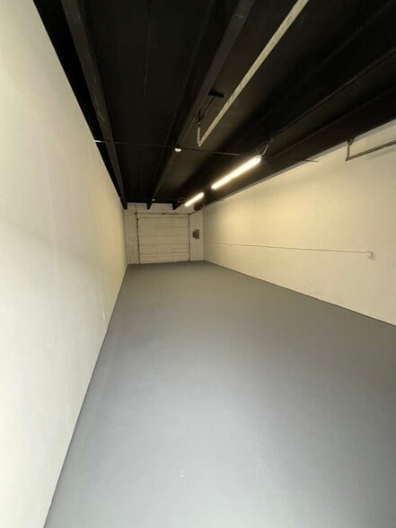 More Photos Of 3273-3289 Lake Worth Rd, Palm Springs Warehouse For Lease