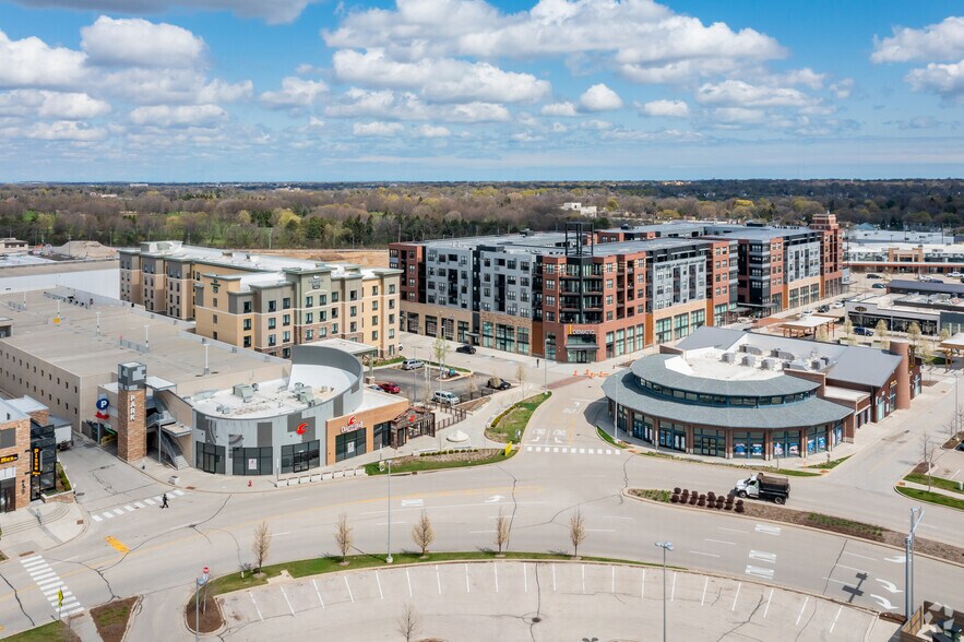 More Photos Of 11500 W Burleigh St, Wauwatosa Unknown For Lease