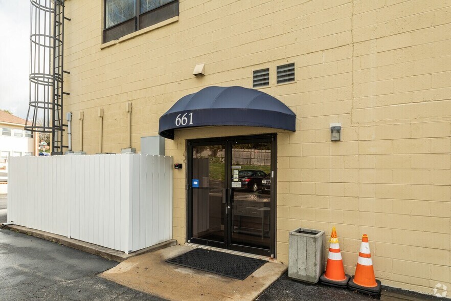 More Photos Of 661 W Germantown Pike, Plymouth Meeting Office For Sale