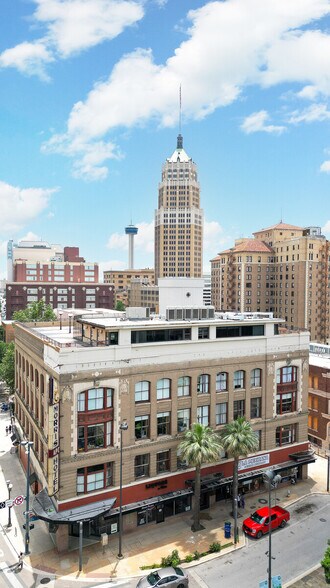 More Photos Of 126 E Main Plz, San Antonio Apartments For Sale