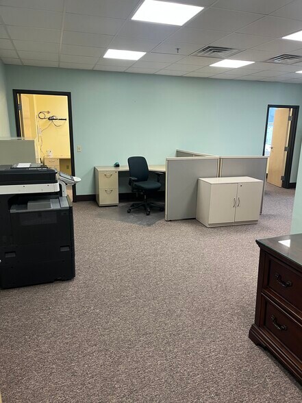 More Photos Of 521 Mount Hope St, North Attleboro Warehouse For Lease