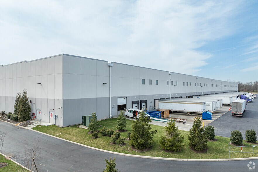 More Photos Of 276 Old New Brunswick Rd, Piscataway Unknown For Lease