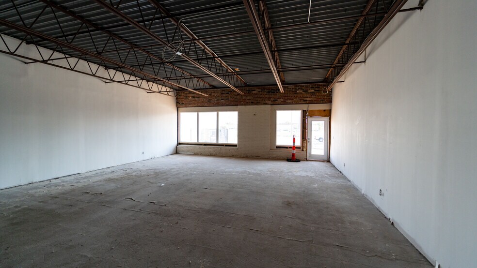 More Photos Of 3900 E Harry St, Wichita Office For Sale