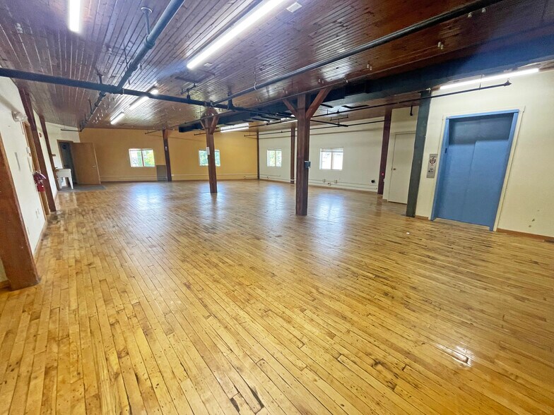 More Photos Of 29 Hampshire St, Auburn Office For Sale