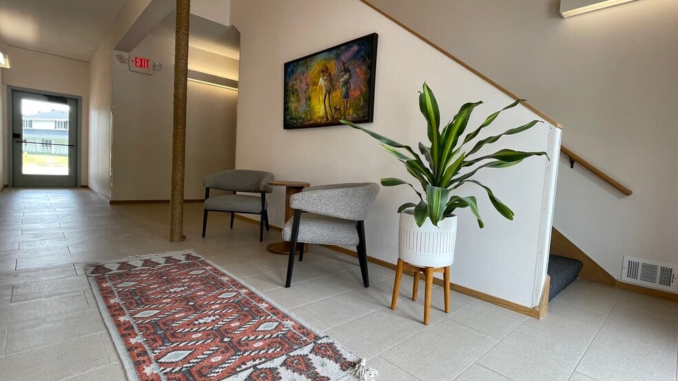 More Photos Of 5101 Thimsen Ave, Minnetonka Medical For Lease