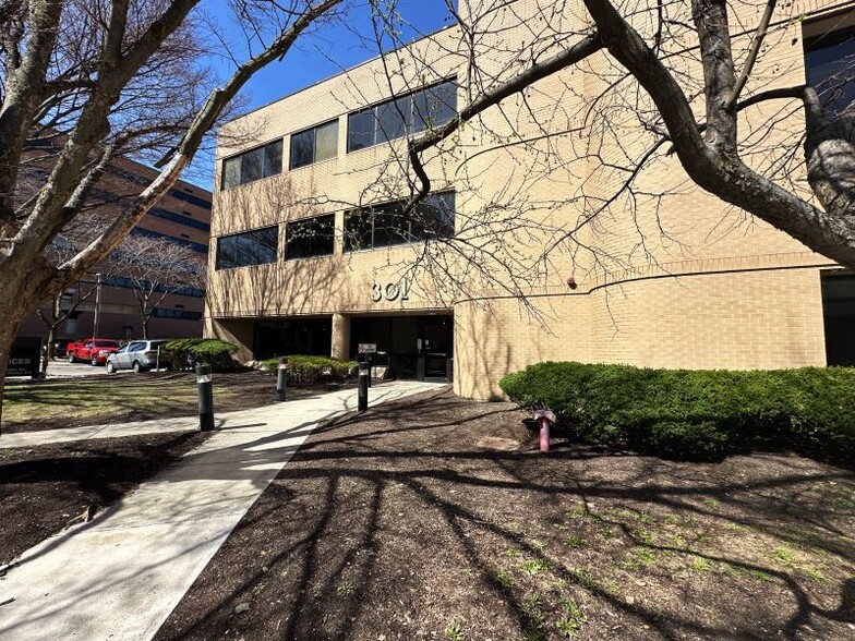 Primary Photo Of 301 W 1st St, Dayton Medical For Sale