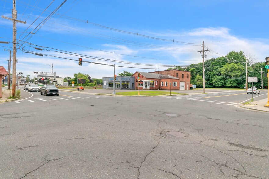 More Photos Of 2019 Bridge St, Three Rivers General Retail For Sale