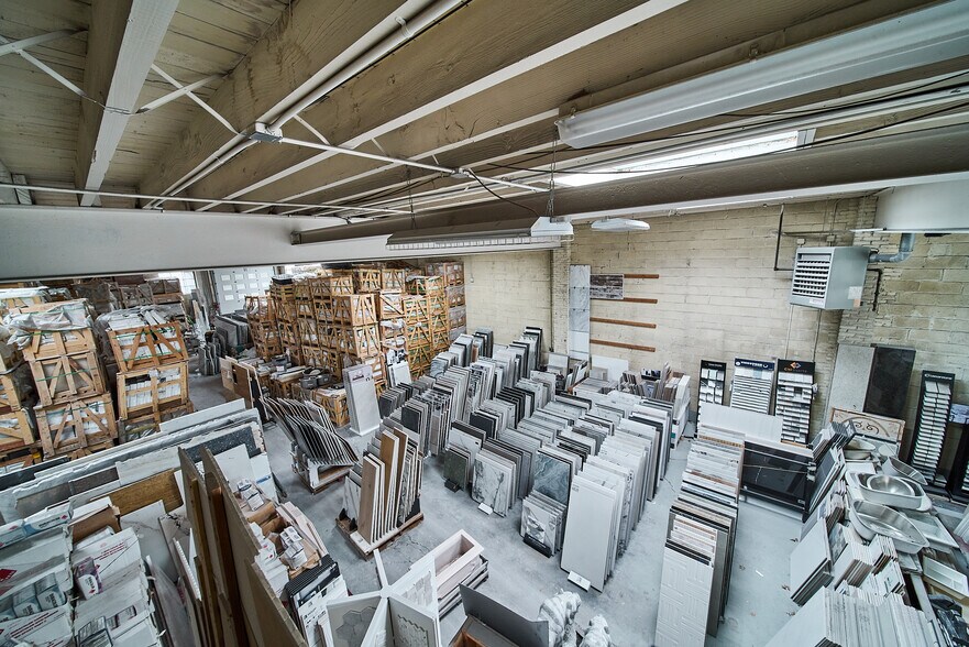 More Photos Of 2100 Jericho Tpke, Garden City Park Warehouse For Lease