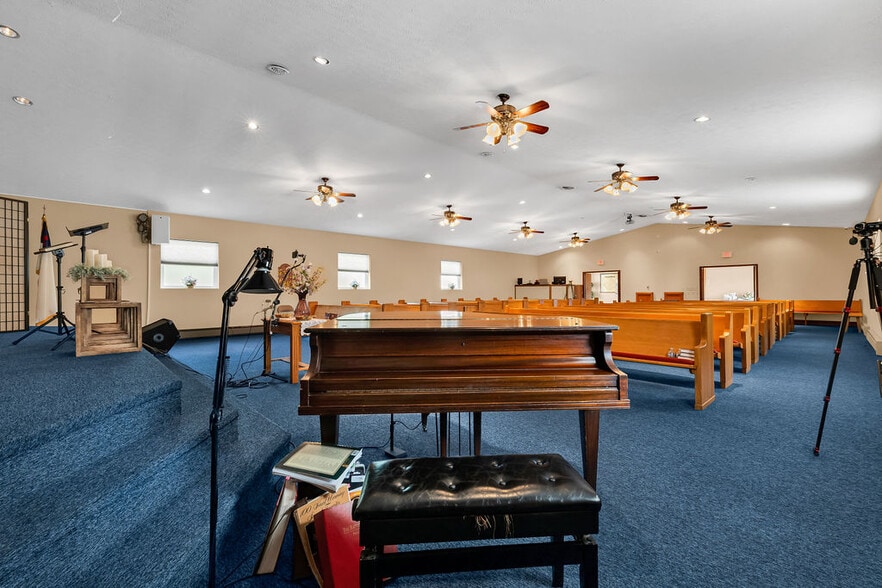 More Photos Of 9564 Hazelton-Etna SW Rd, Pataskala Religious Facility For Sale