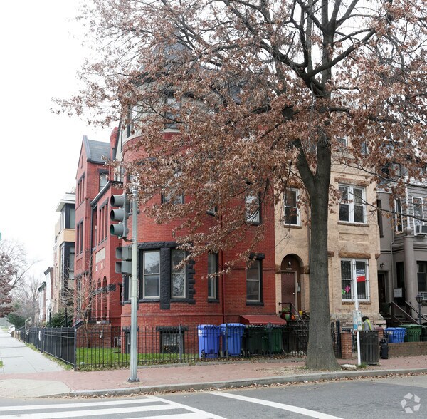 More Photos Of 1501 11th St NW, Washington Office For Sale