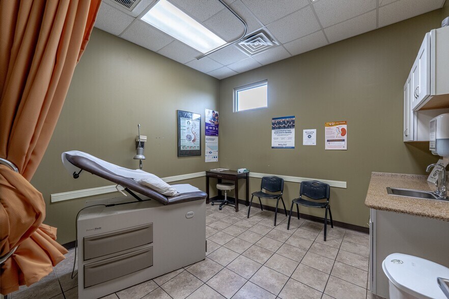 More Photos Of 6507 Coliseum Blvd, Alexandria Medical For Sale