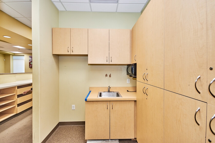 More Photos Of 18 Endeavor, Irvine Medical For Lease